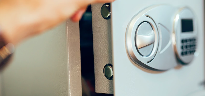 Fingerprint Safe Openers in Walnut Park, CA