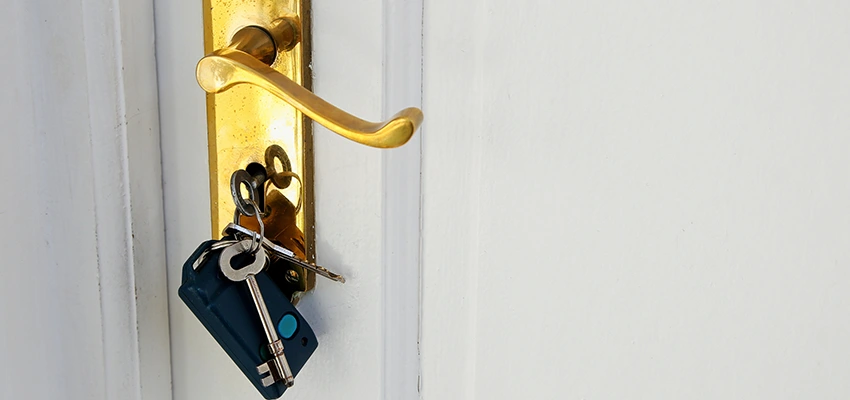 Broken Door Key Extraction in Walnut Park, CA